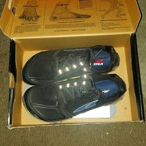 Altra Superior 4 Tennis Shoe